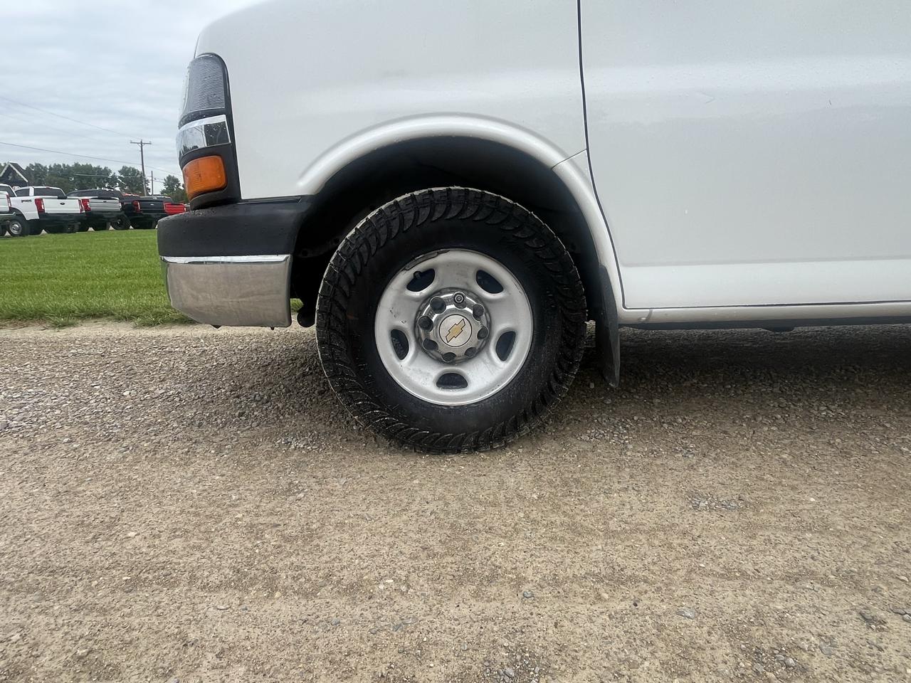 Chevrolet Express Passenger RWD 3500 155" LT w/1LT 2014