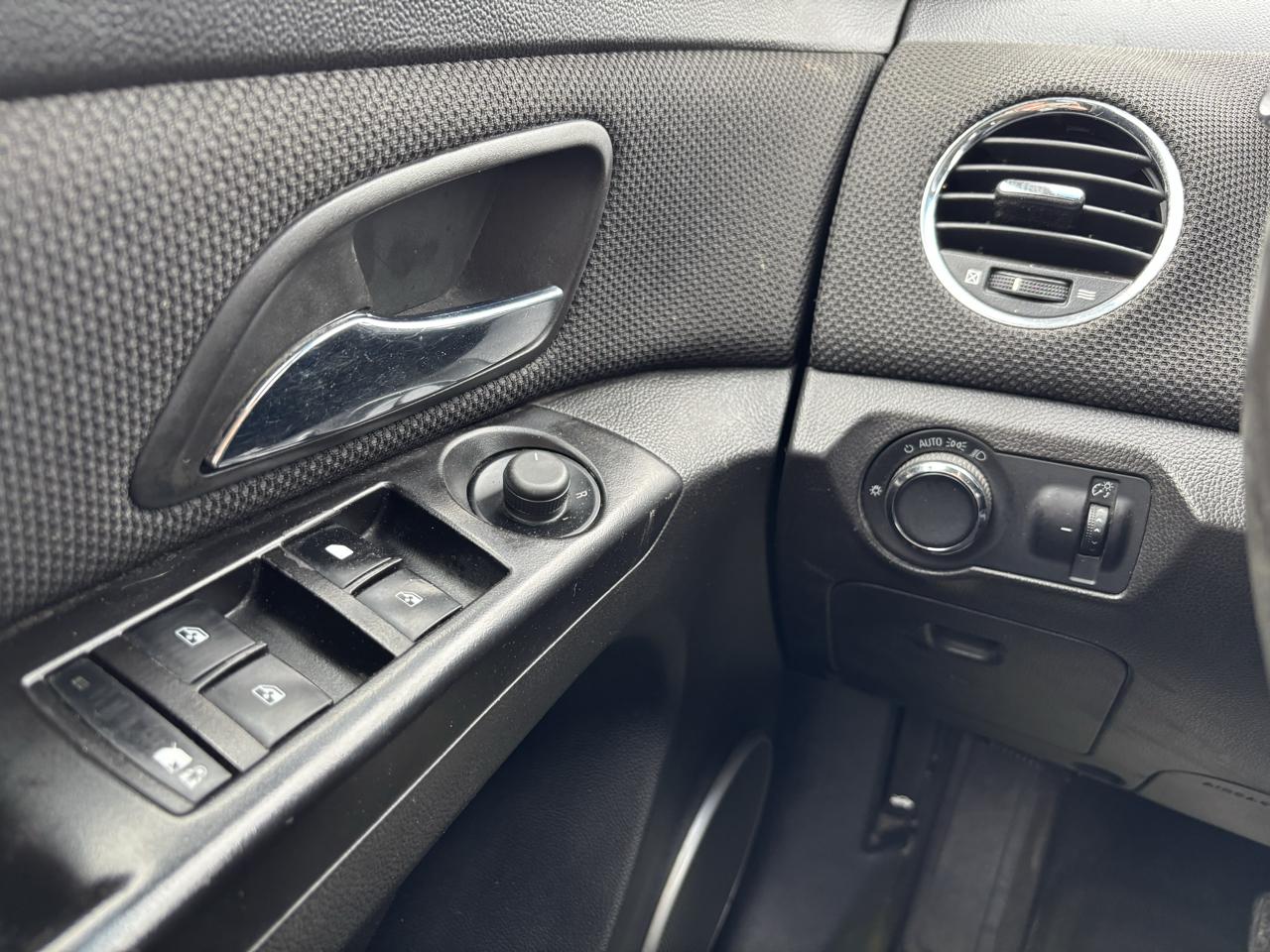 Chevrolet Cruze 4dr Sdn ECO 2012