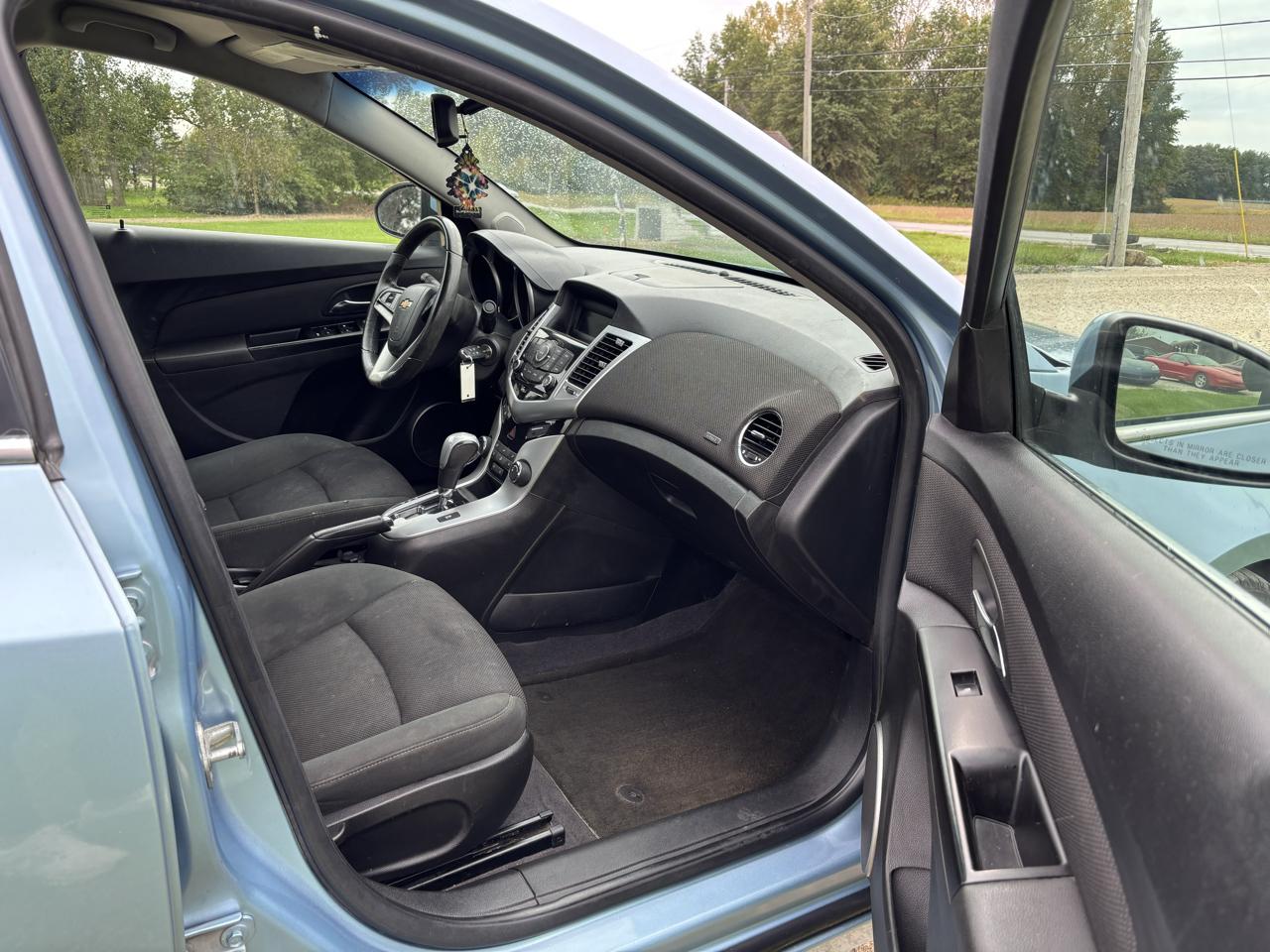 Chevrolet Cruze 4dr Sdn ECO 2012