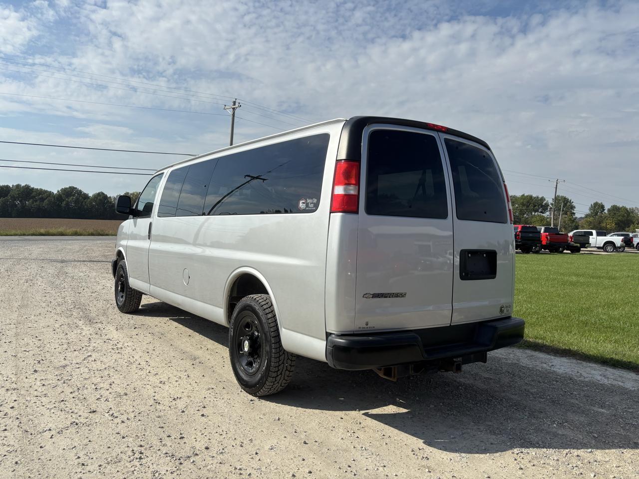 Chevrolet Express Passenger RWD 3500 155" LS 2021
