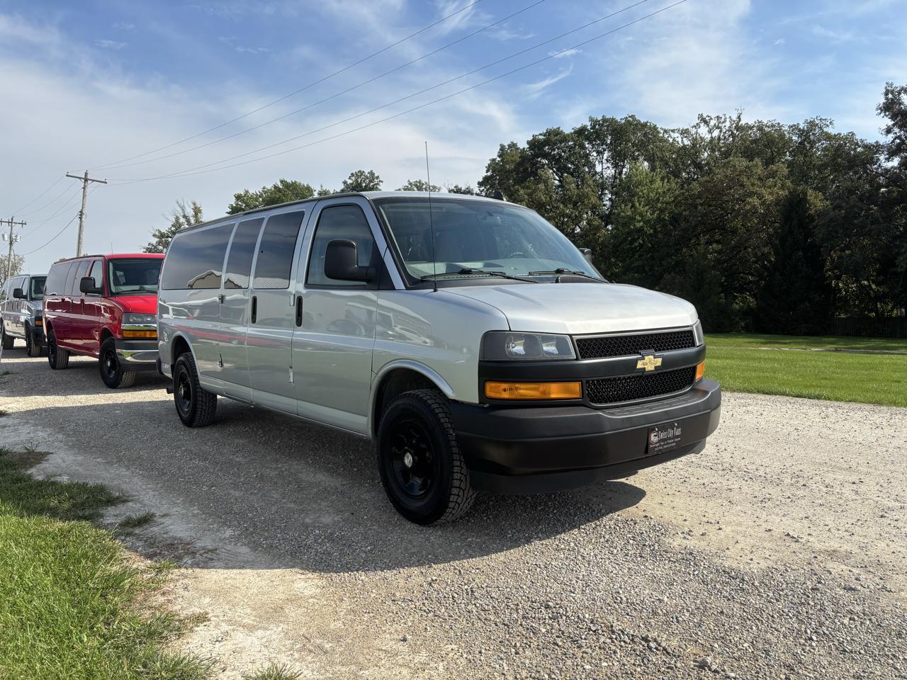 Chevrolet Express Passenger RWD 3500 155" LS 2021