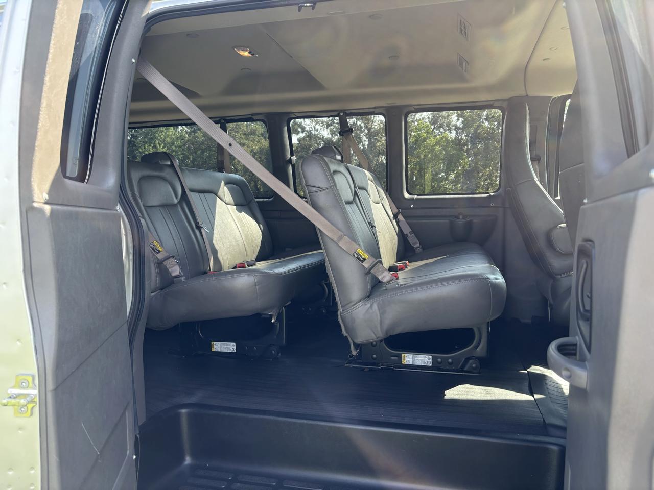 Chevrolet Express Passenger RWD 3500 155" LS 2021
