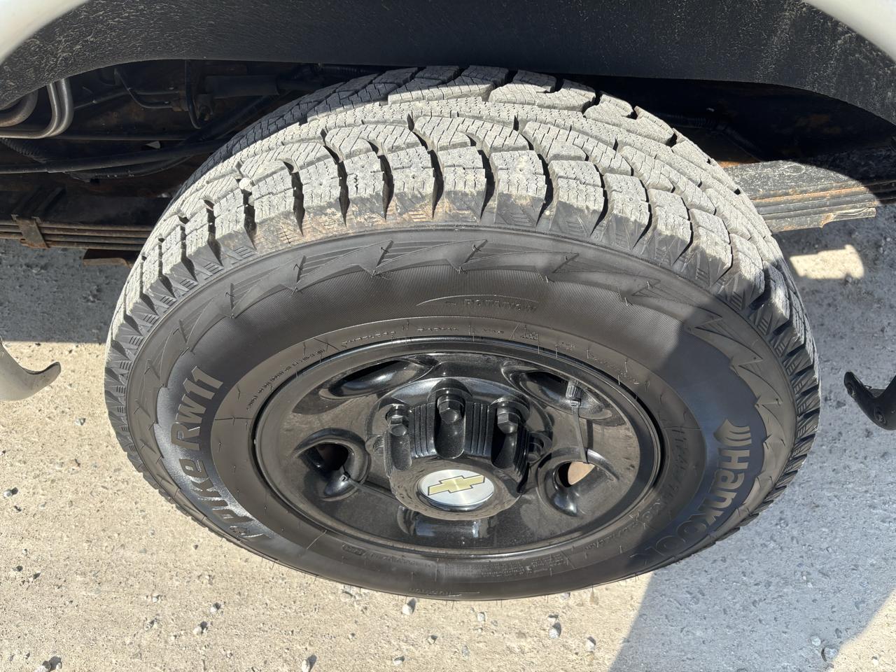 Chevrolet Express Passenger RWD 3500 155" LS 2021