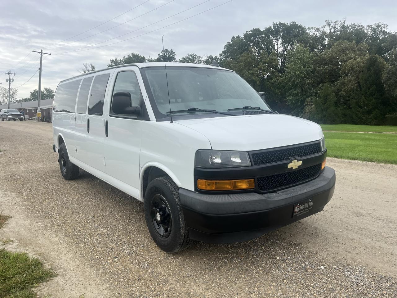 Chevrolet Express Passenger RWD 3500 155" LS 2019