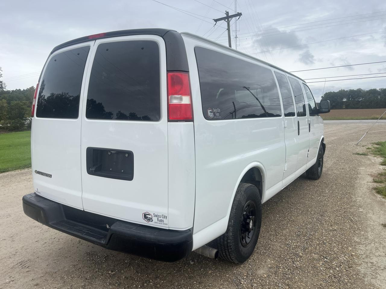 Chevrolet Express Passenger RWD 3500 155" LS 2019