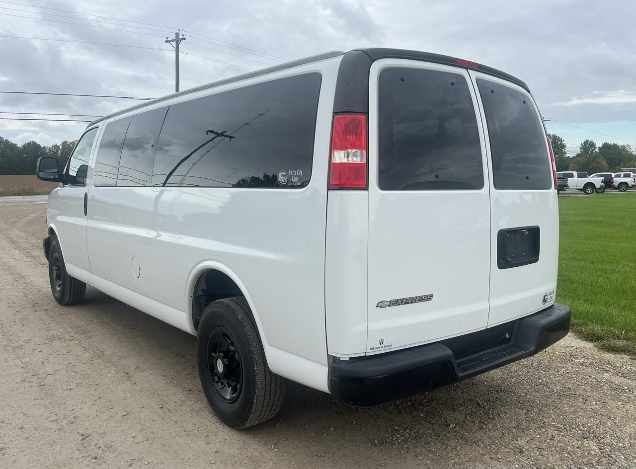 Chevrolet Express Passenger RWD 3500 155" LS 2019