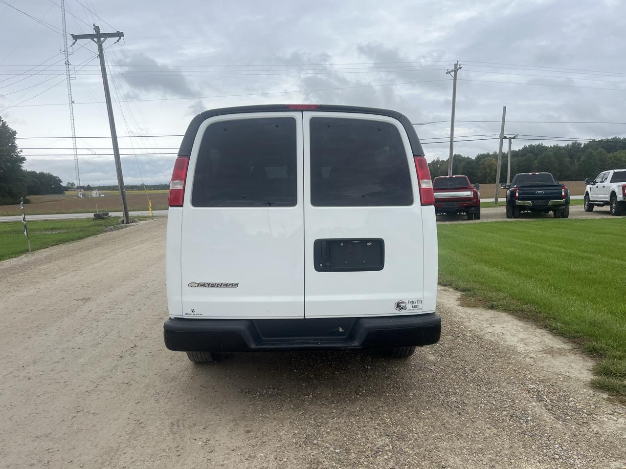 Chevrolet Express Passenger RWD 3500 155" LS 2019