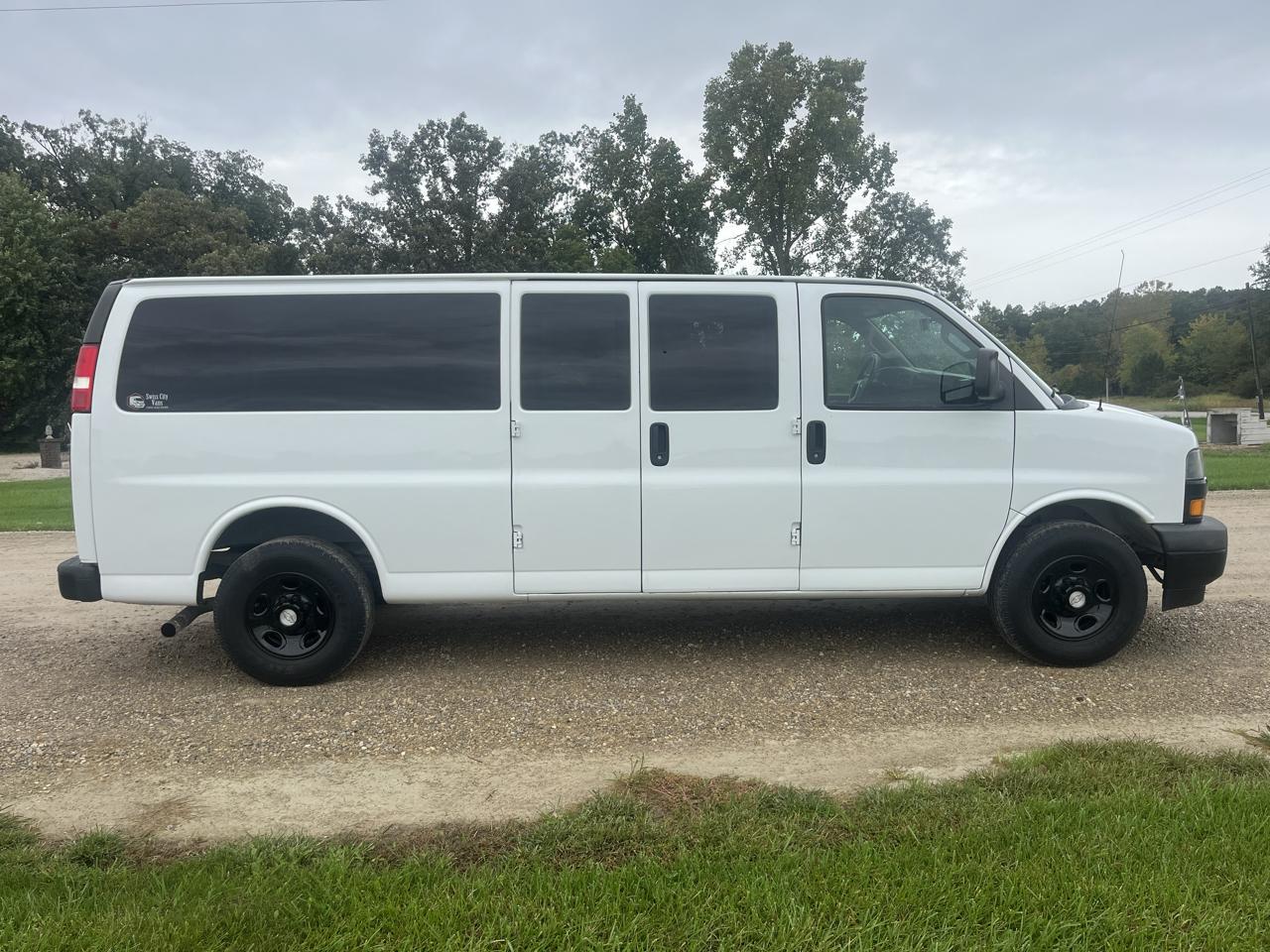 Chevrolet Express Passenger RWD 3500 155" LS 2019