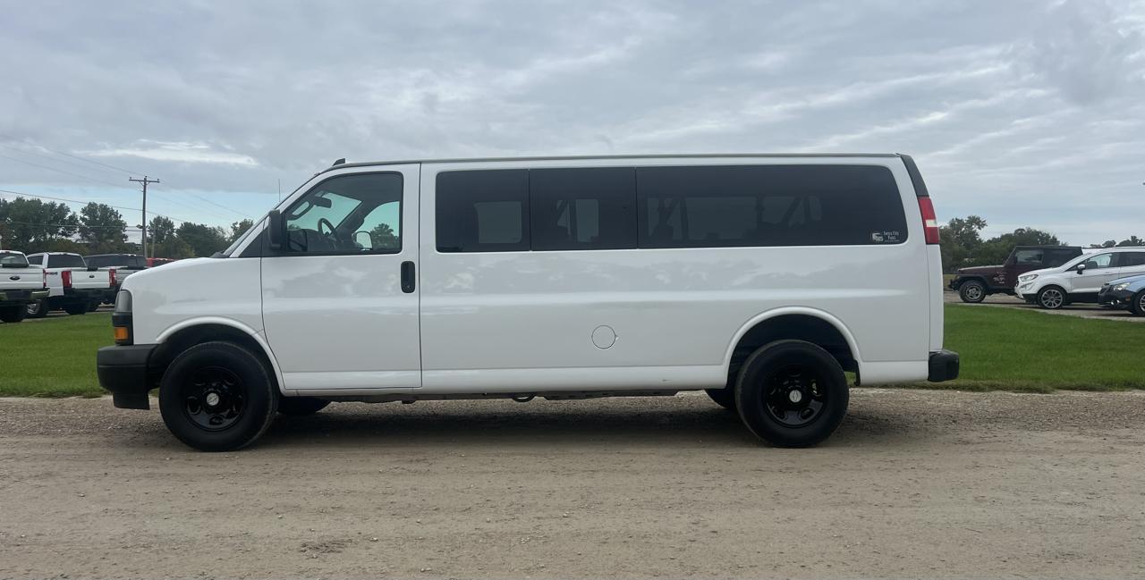 Chevrolet Express Passenger RWD 3500 155" LS 2019