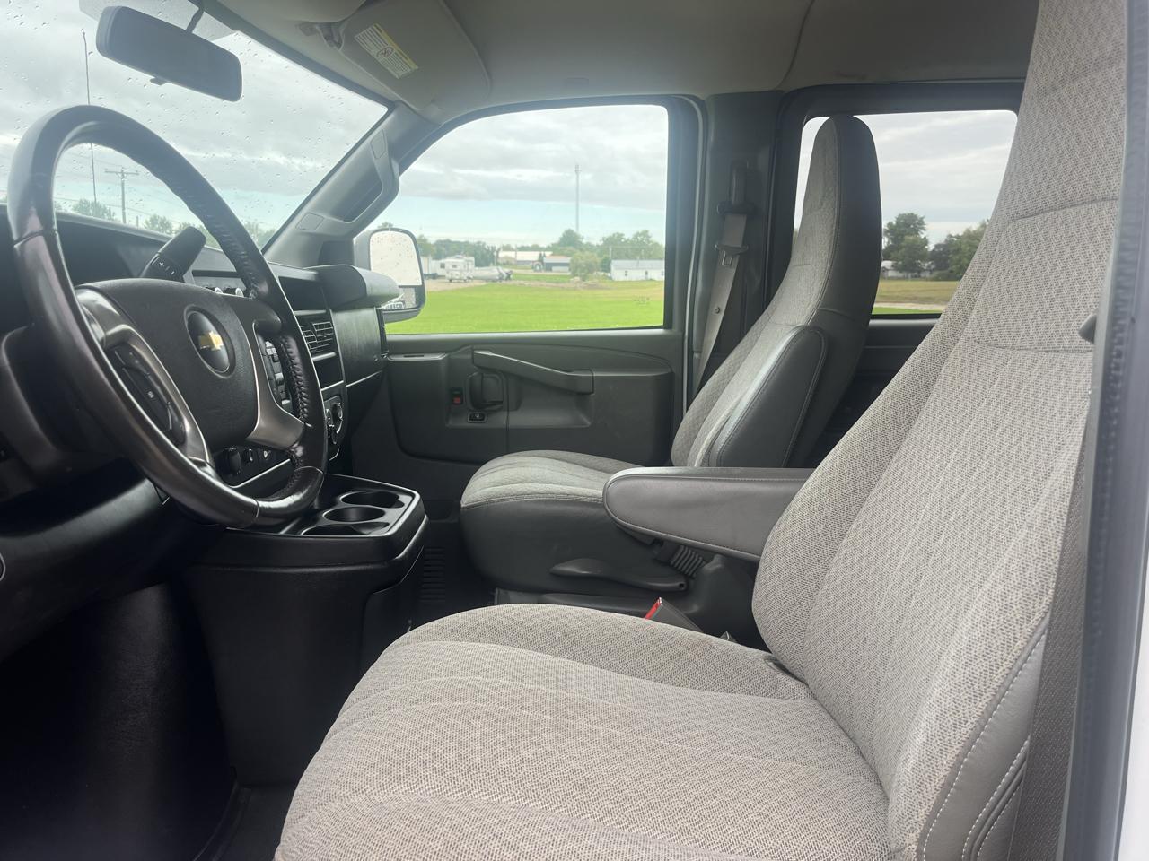 Chevrolet Express Passenger RWD 3500 155" LS 2019