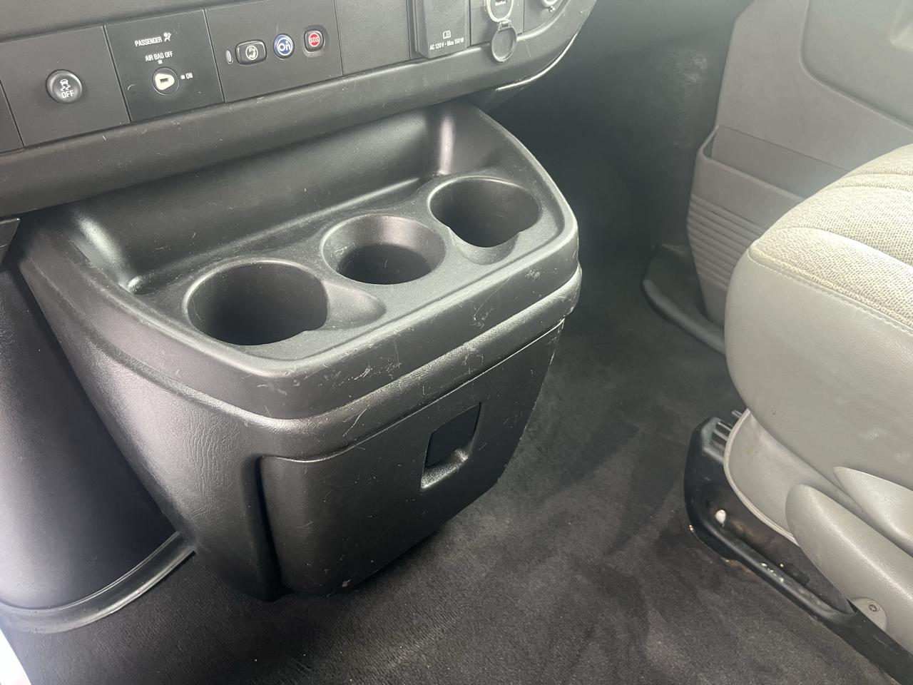 Chevrolet Express Passenger RWD 3500 155" LS 2019