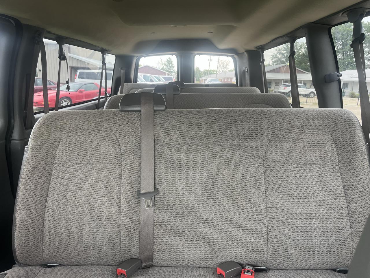 Chevrolet Express Passenger RWD 3500 155" LS 2019