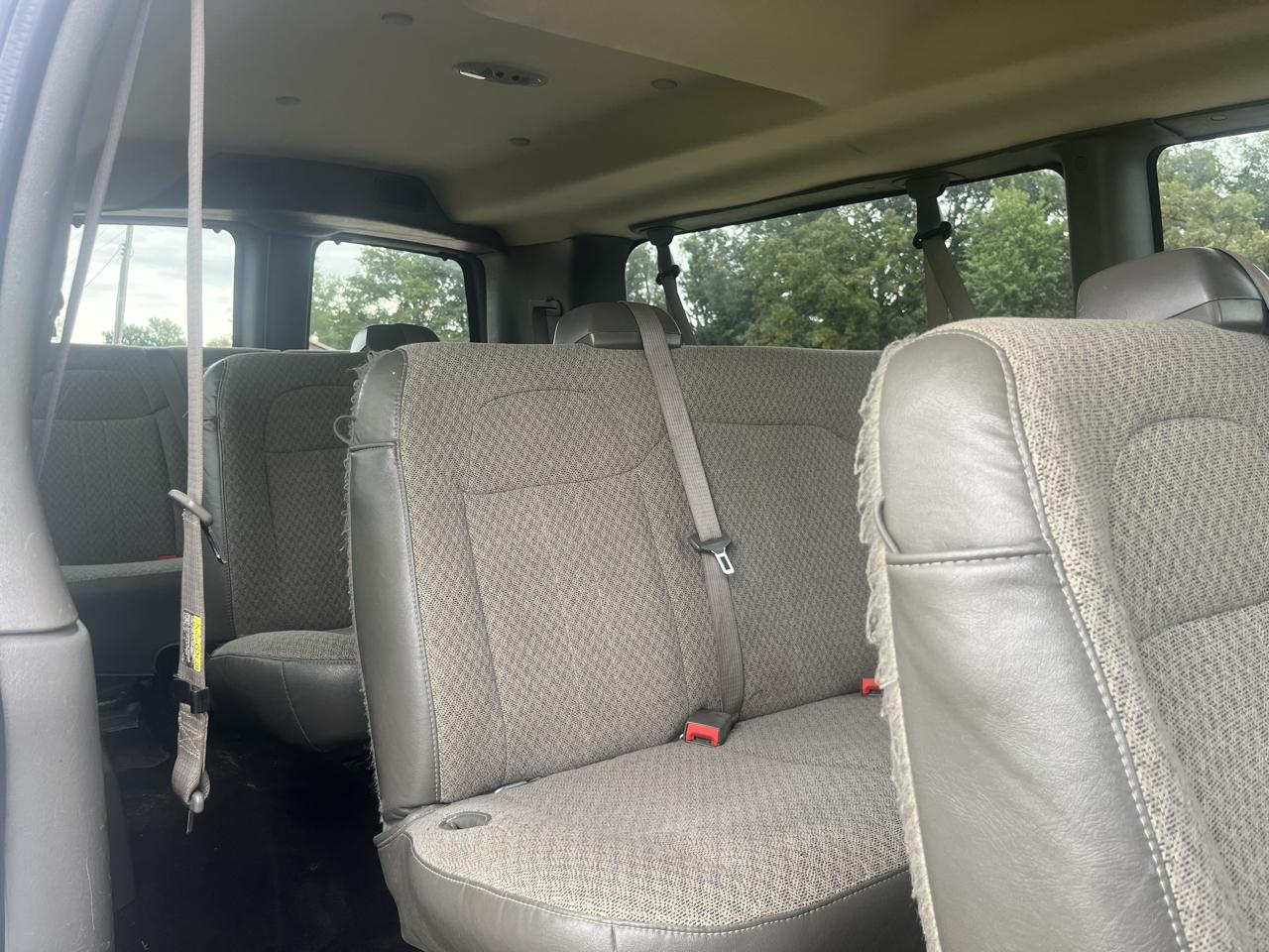 Chevrolet Express Passenger RWD 3500 155" LS 2019