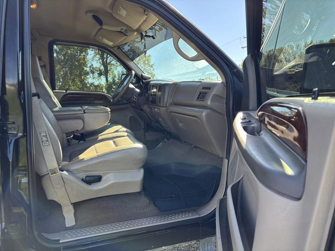 Ford Super Duty F-250 Crew Cab 156" Platinum Edition 4WD 2001