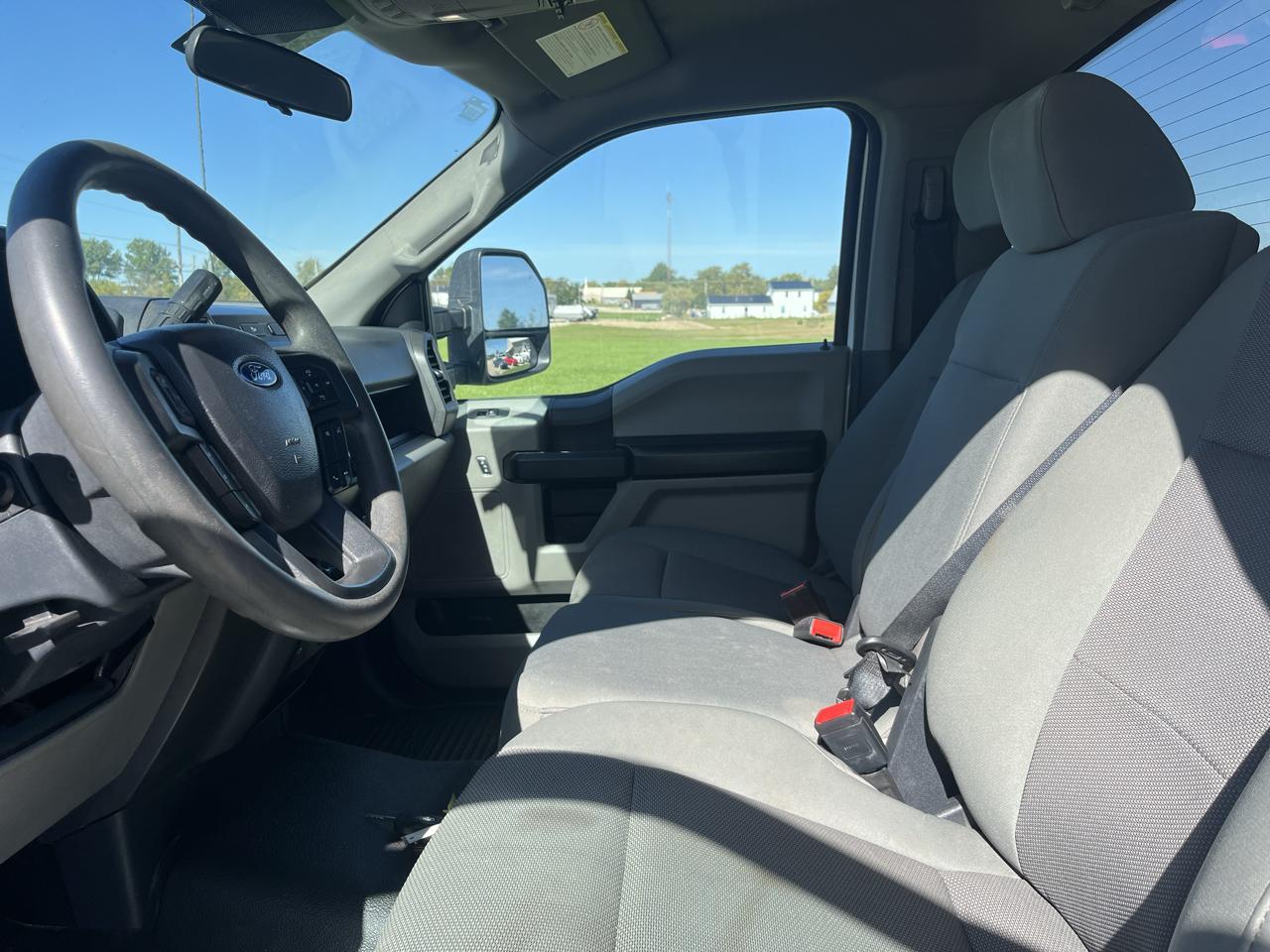 Ford Super Duty F-250 SRW XLT 4WD Reg Cab 8' Box 2022
