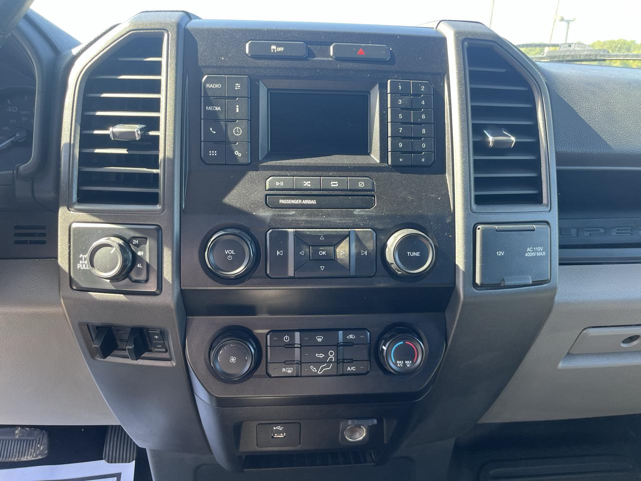 Ford Super Duty F-250 SRW XLT 4WD Reg Cab 8' Box 2022