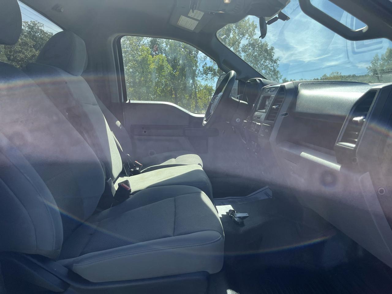 Ford Super Duty F-250 SRW XLT 4WD Reg Cab 8' Box 2022