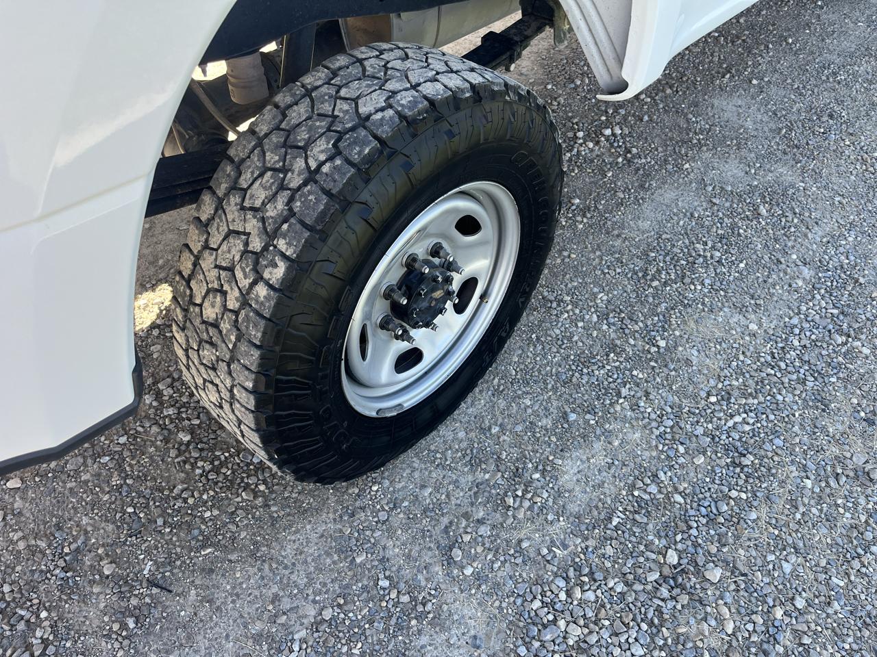 Ford Super Duty F-250 SRW XLT 4WD Reg Cab 8' Box 2022