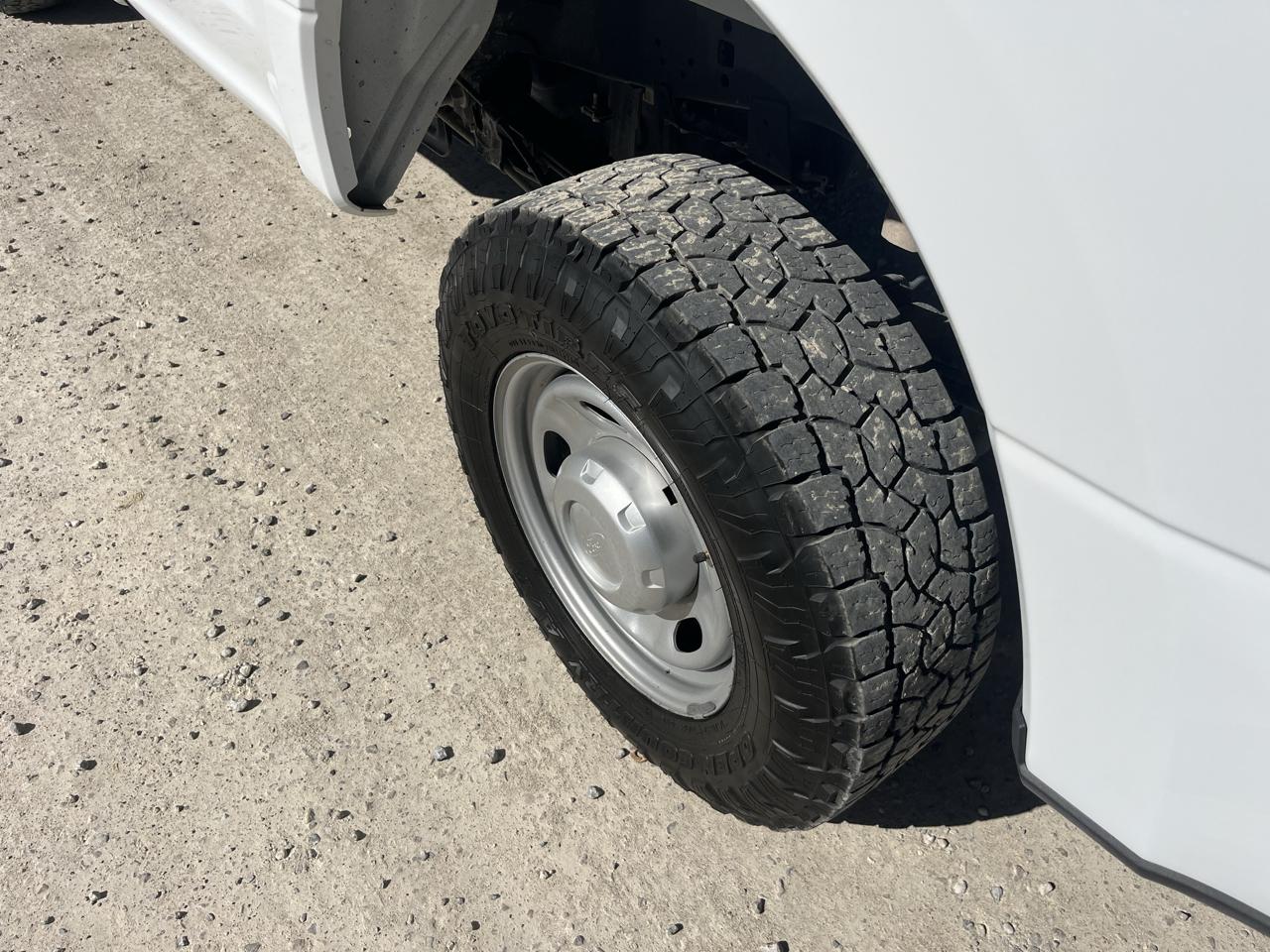 Ford Super Duty F-250 SRW XLT 4WD Reg Cab 8' Box 2022