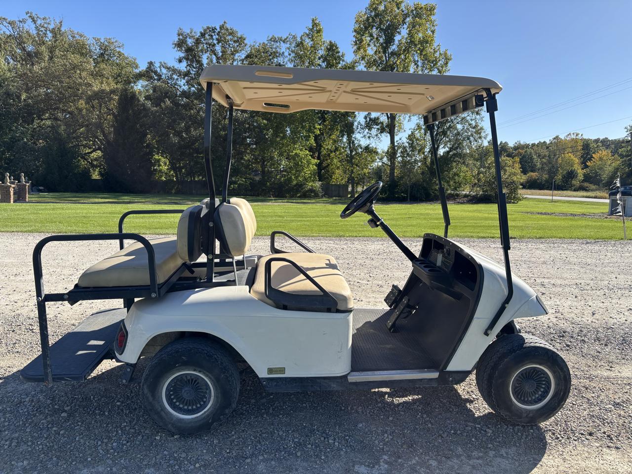 EZ-GO Golf Cart  2011
