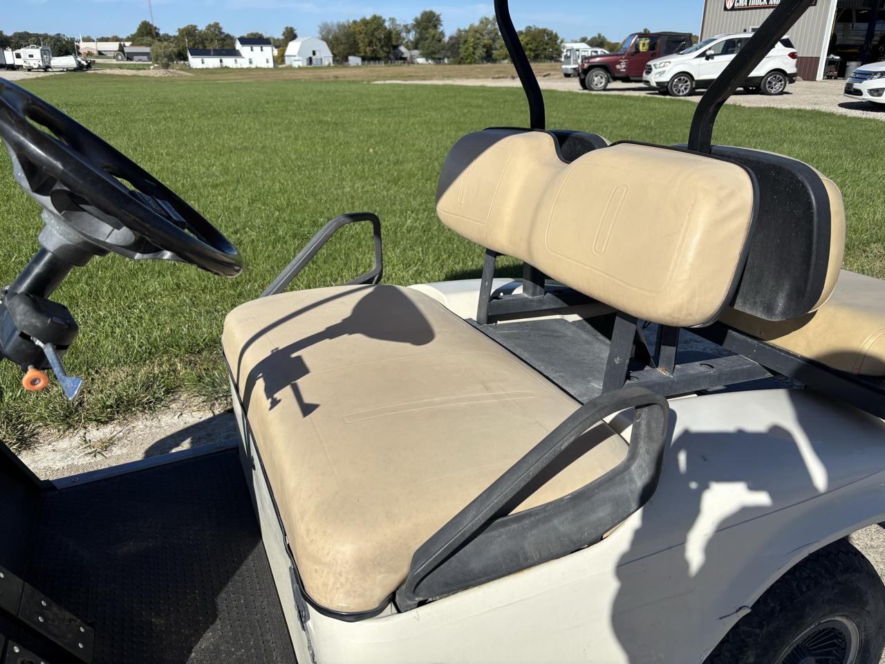 EZ-GO Golf Cart  2011