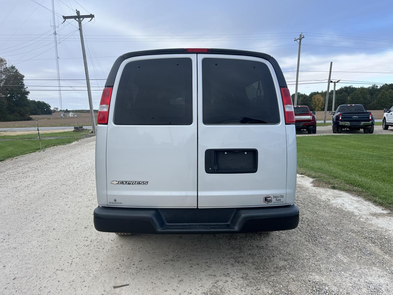 Chevrolet Express Passenger RWD 3500 155" LS 2020