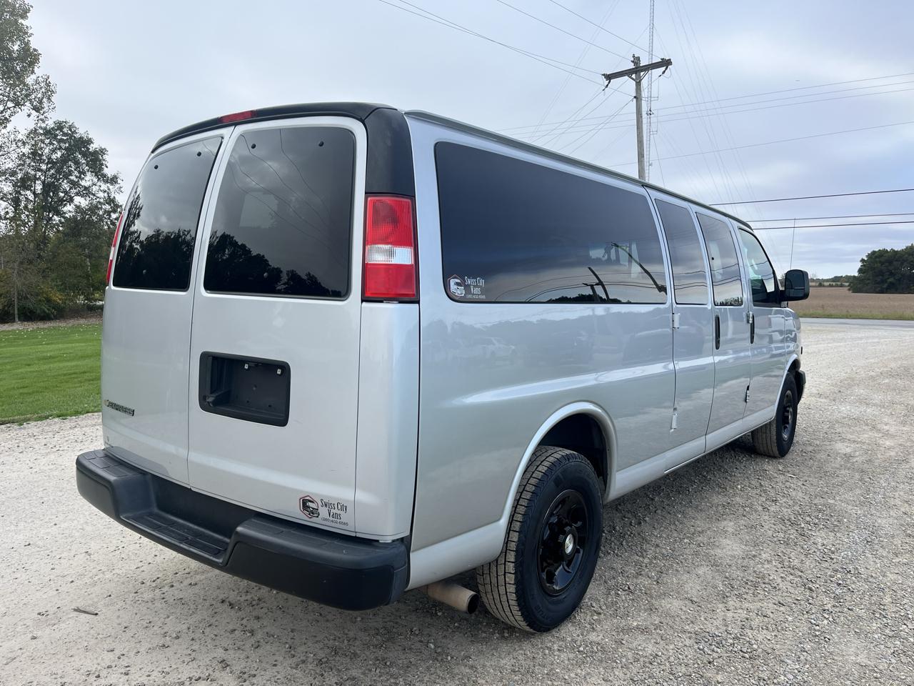 Chevrolet Express Passenger RWD 3500 155" LS 2020