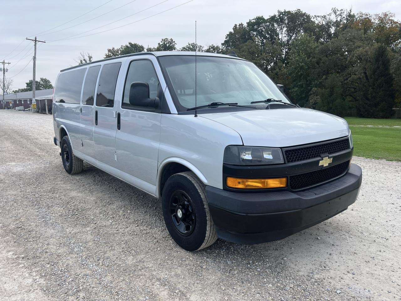 Chevrolet Express Passenger RWD 3500 155" LS 2020