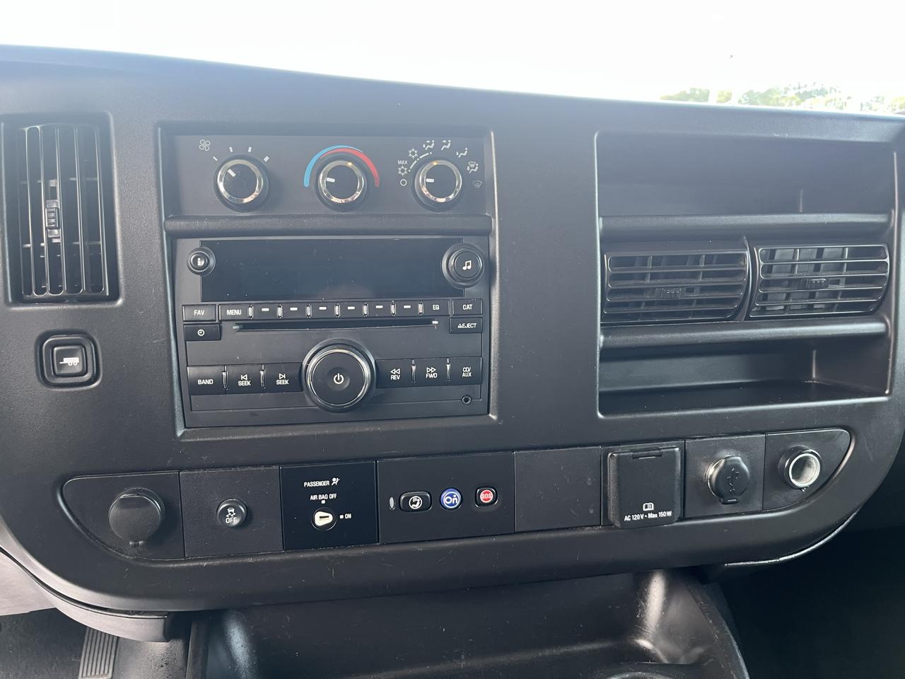 Chevrolet Express Passenger RWD 3500 155" LS 2020