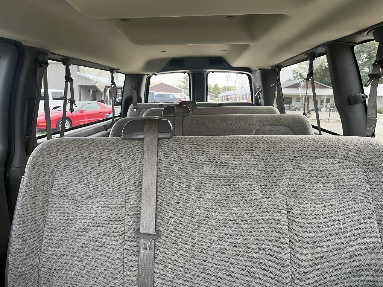 Chevrolet Express Passenger RWD 3500 155" LS 2020