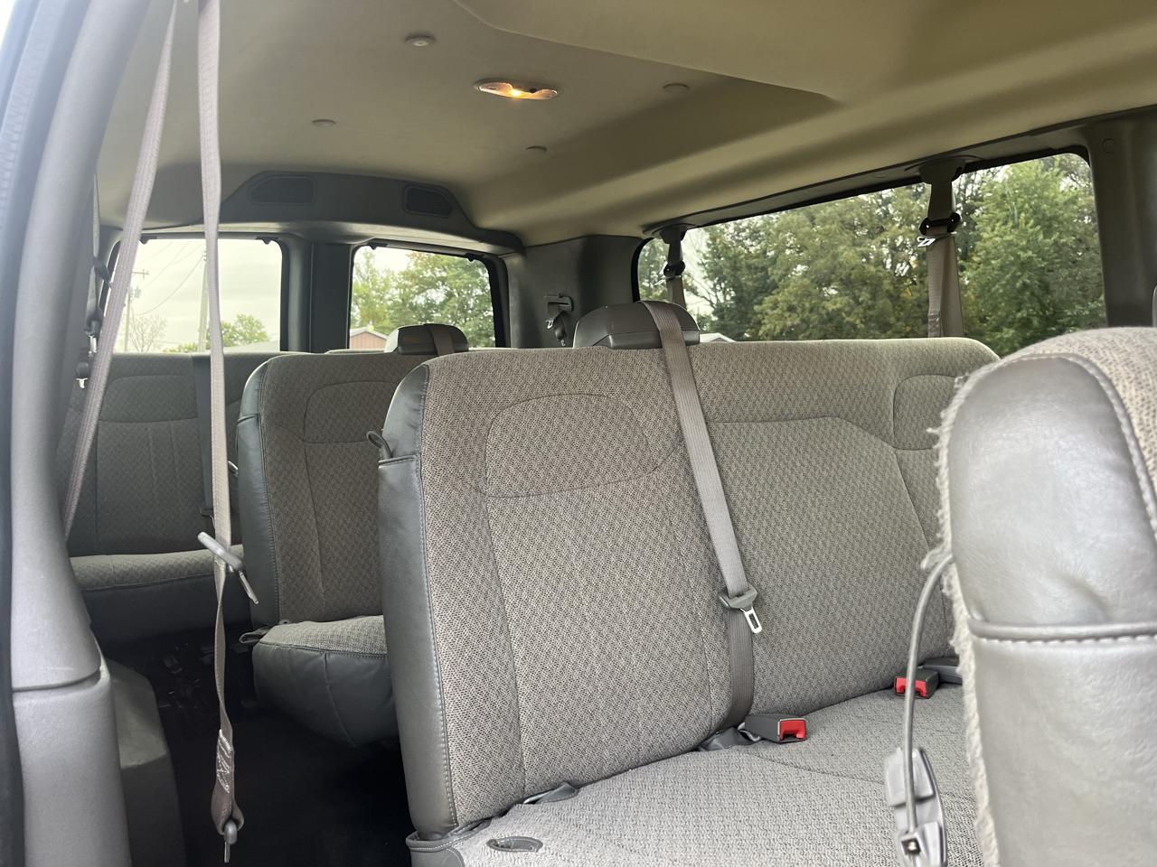 Chevrolet Express Passenger RWD 3500 155" LS 2020