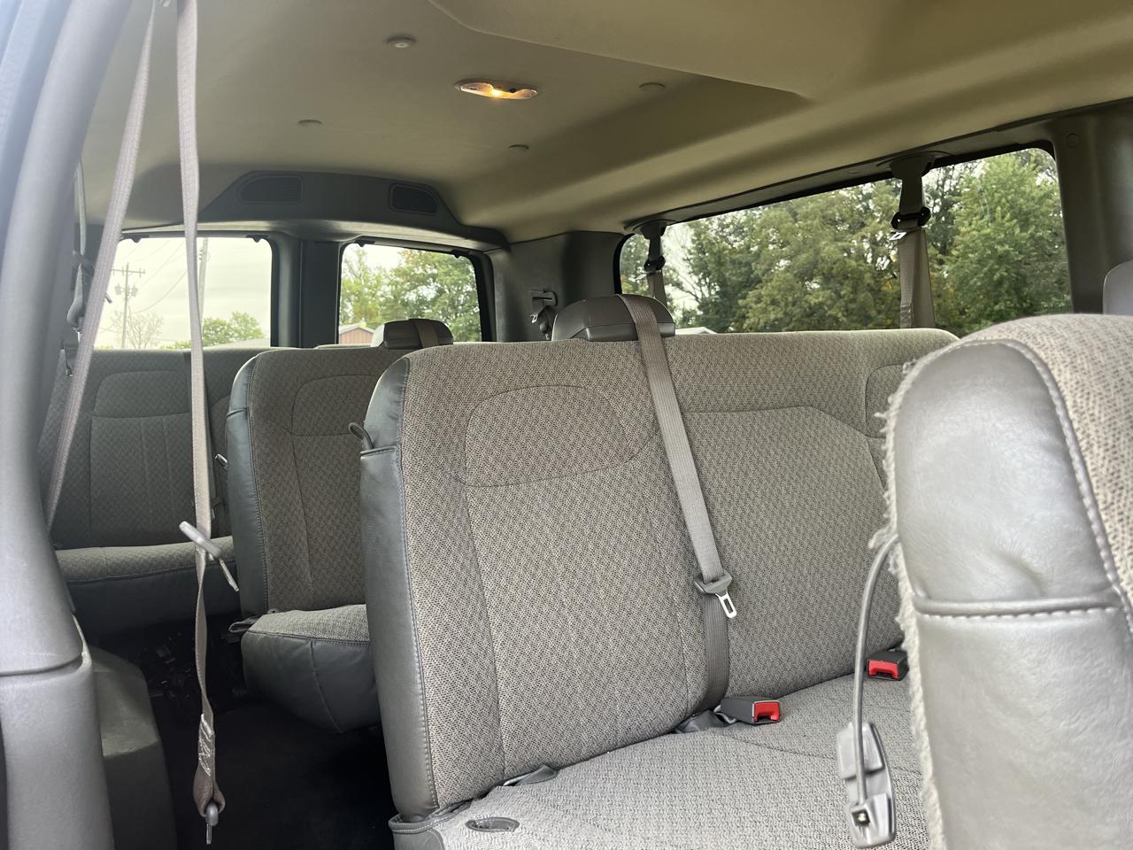 Chevrolet Express Passenger RWD 3500 155" LS 2020