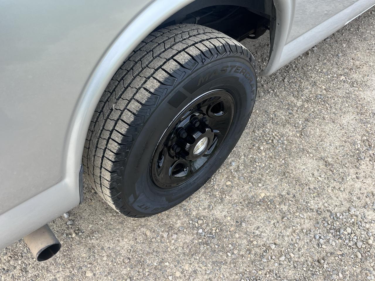 Chevrolet Express Passenger RWD 3500 155" LS 2020