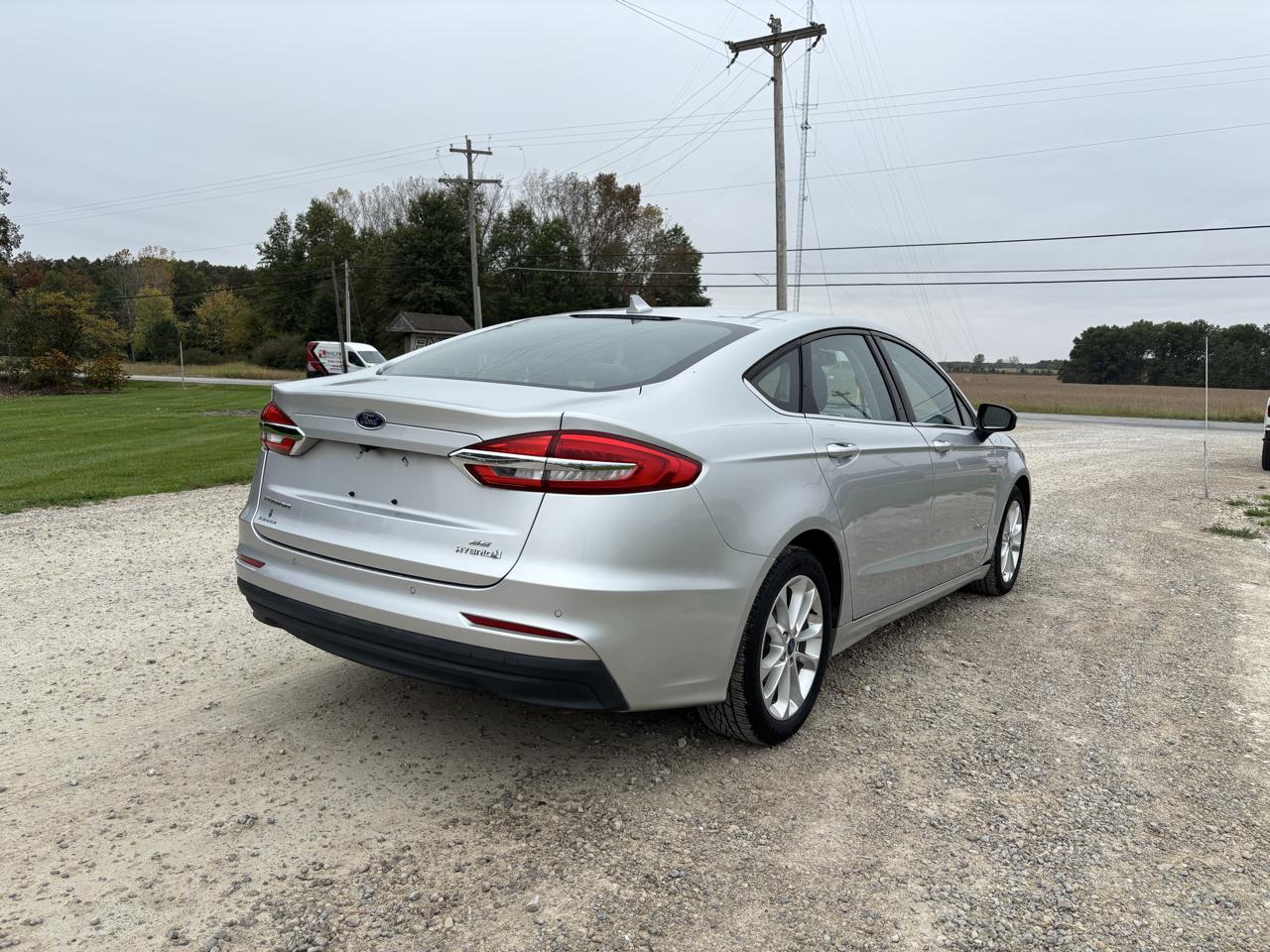 Ford Fusion Hybrid SE FWD 2019