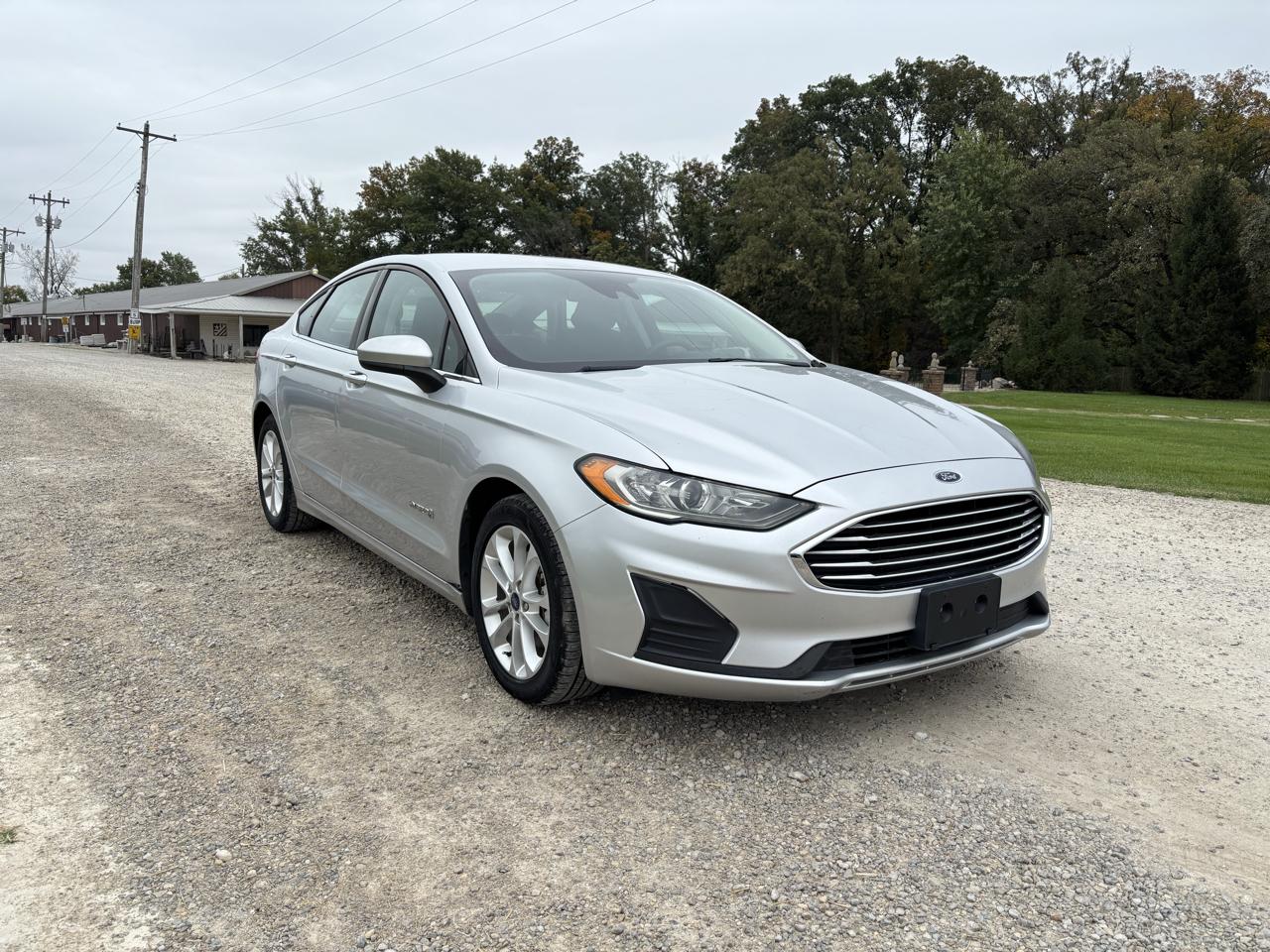 Ford Fusion Hybrid SE FWD 2019