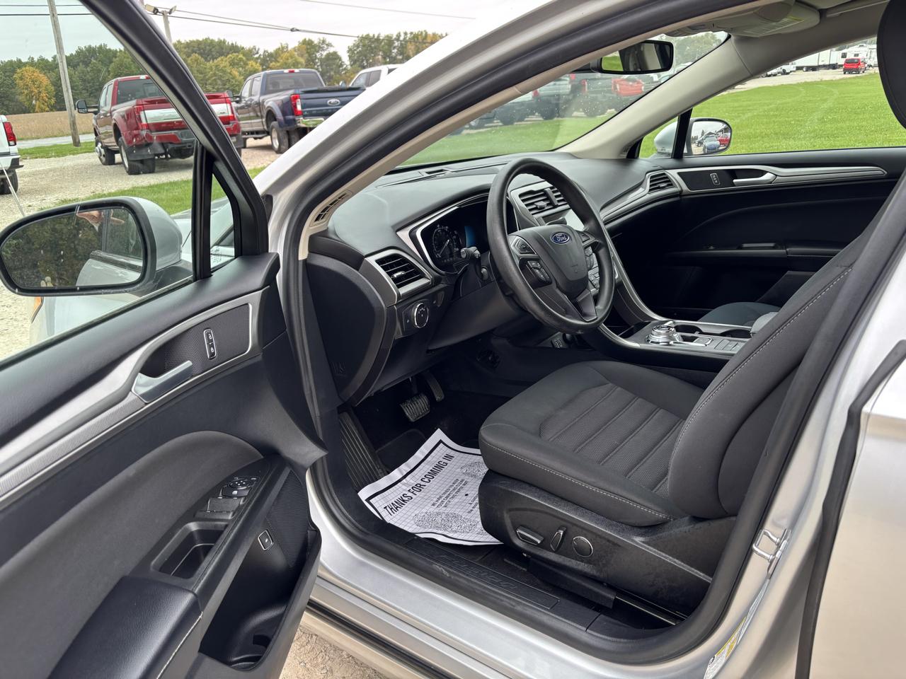 Ford Fusion Hybrid SE FWD 2019