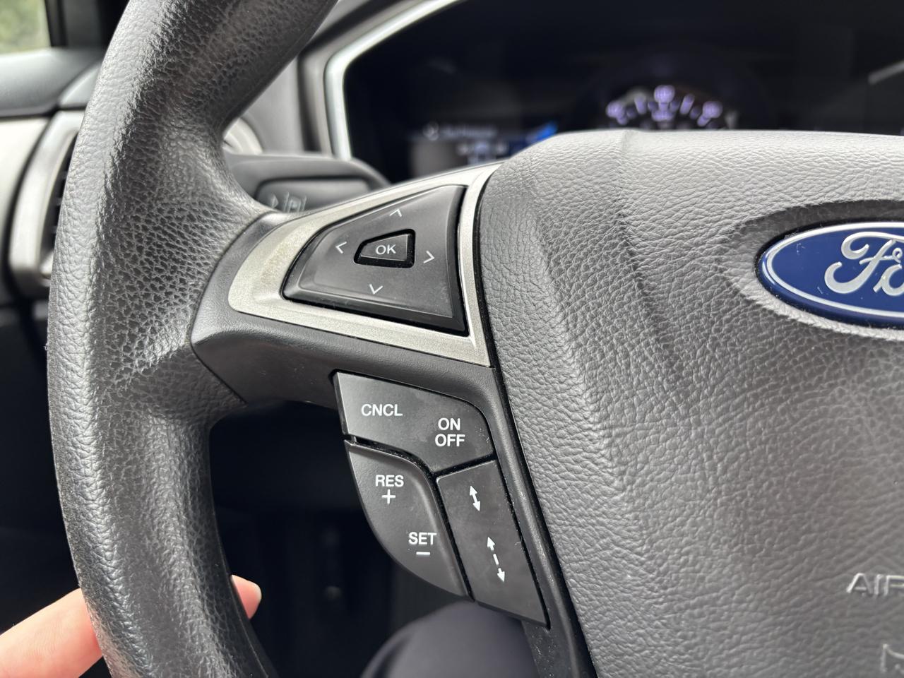 Ford Fusion Hybrid SE FWD 2019
