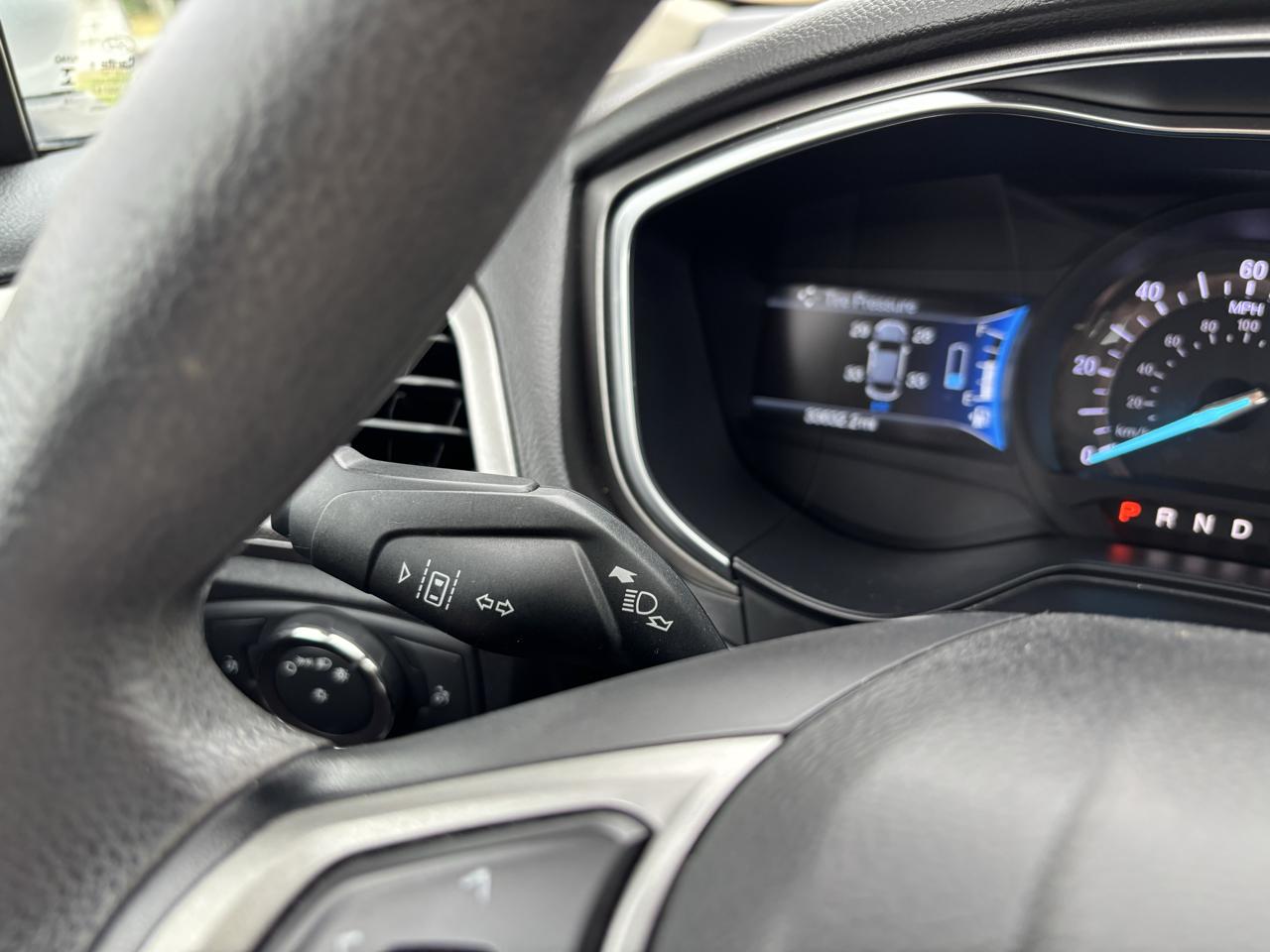 Ford Fusion Hybrid SE FWD 2019