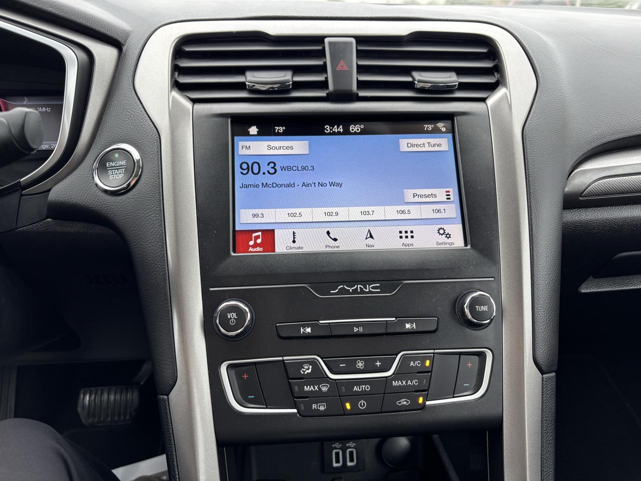 Ford Fusion Hybrid SE FWD 2019