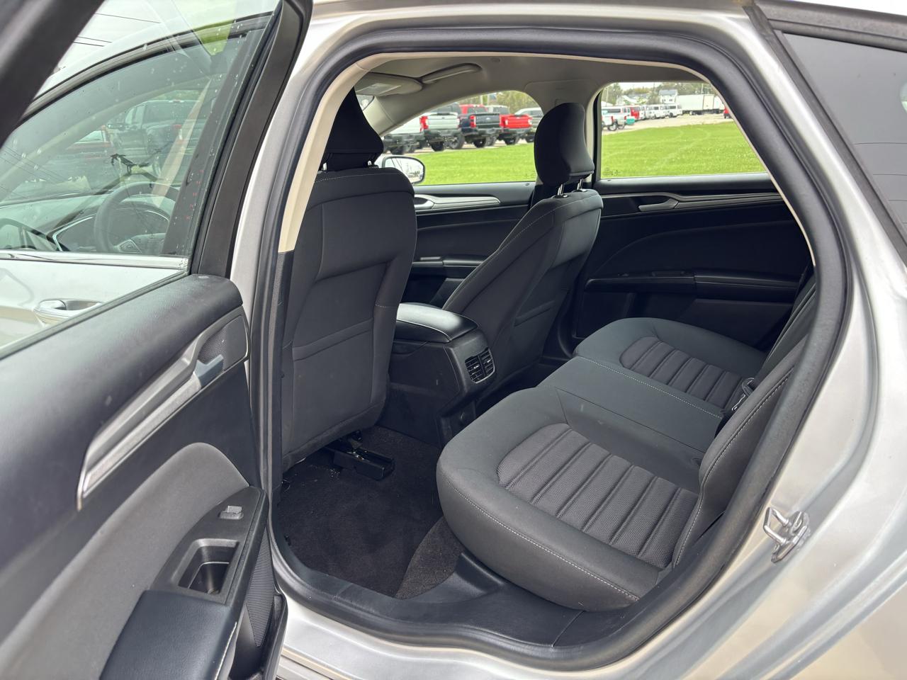 Ford Fusion Hybrid SE FWD 2019