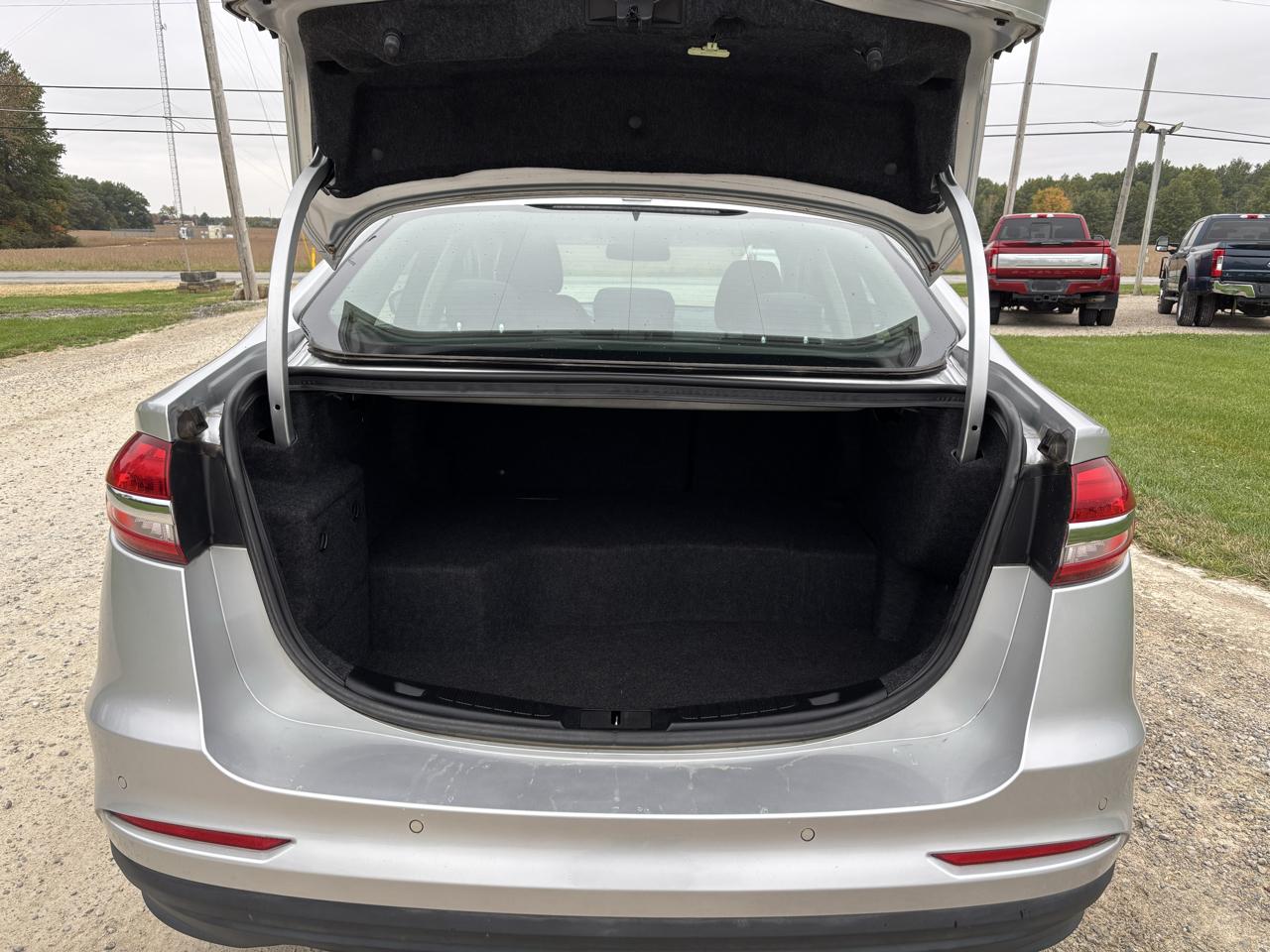 Ford Fusion Hybrid SE FWD 2019