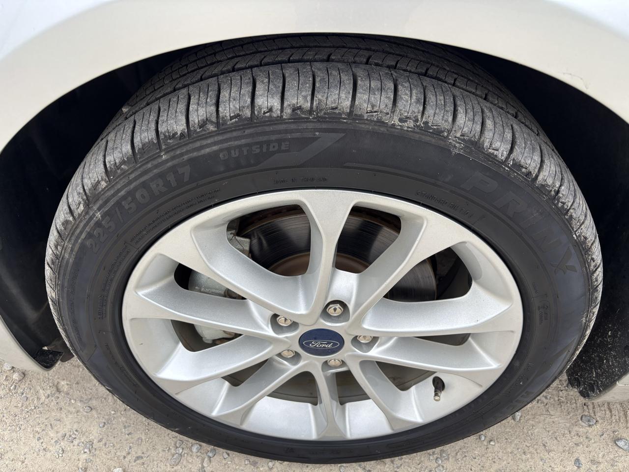 Ford Fusion Hybrid SE FWD 2019