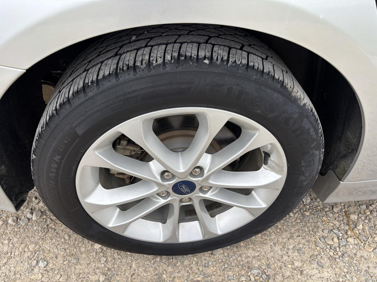 Ford Fusion Hybrid SE FWD 2019