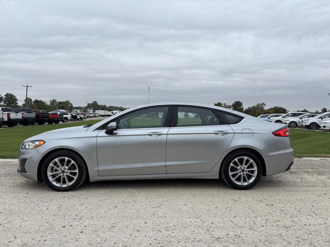Ford Fusion Hybrid SE FWD 2020