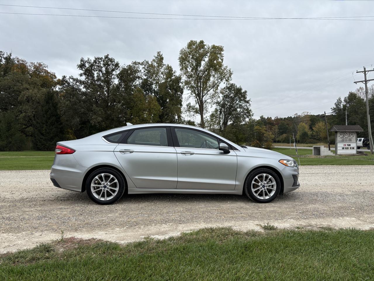 Ford Fusion Hybrid SE FWD 2020