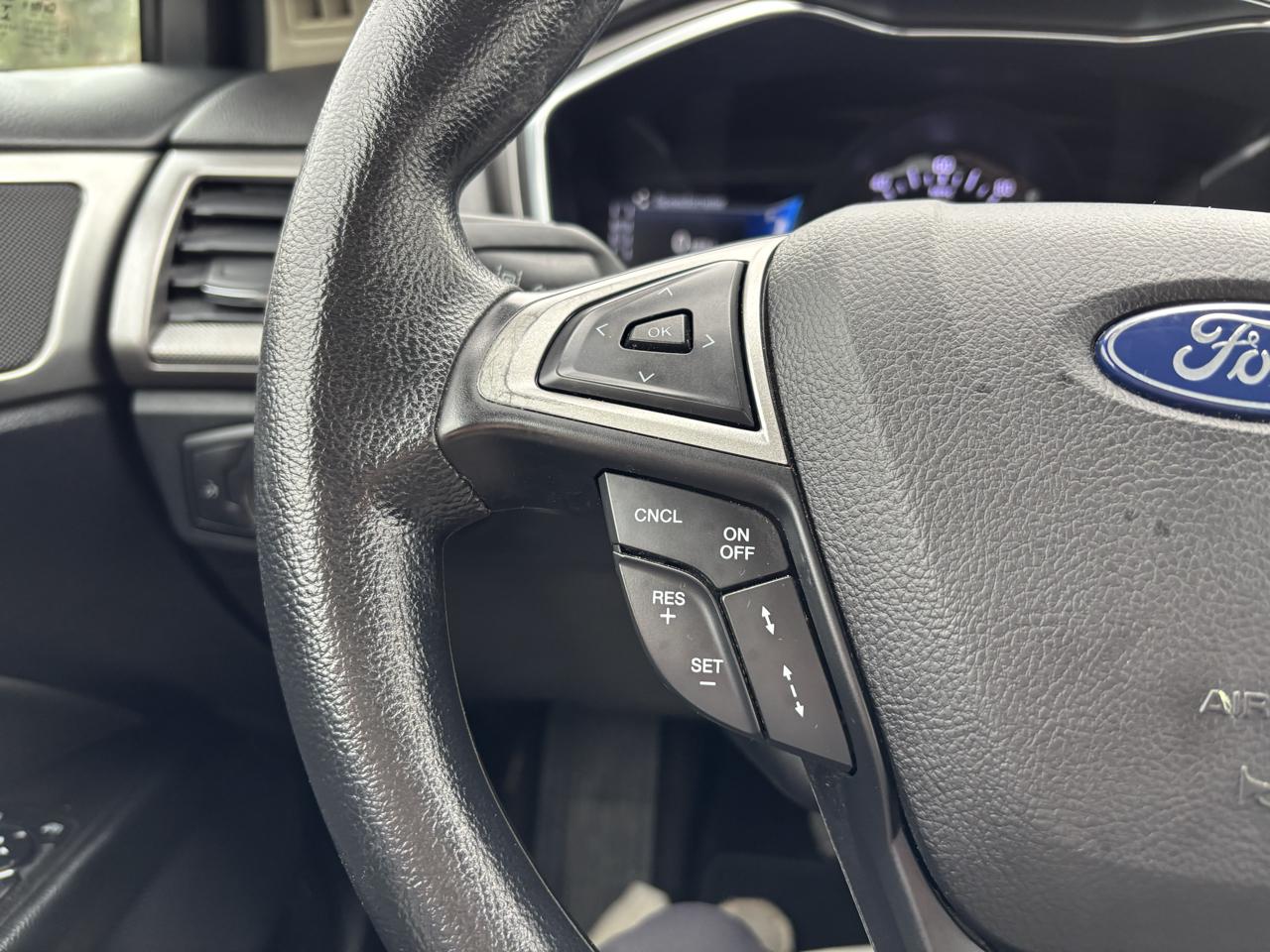 Ford Fusion Hybrid SE FWD 2020