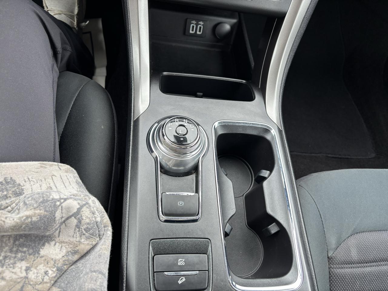 Ford Fusion Hybrid SE FWD 2020
