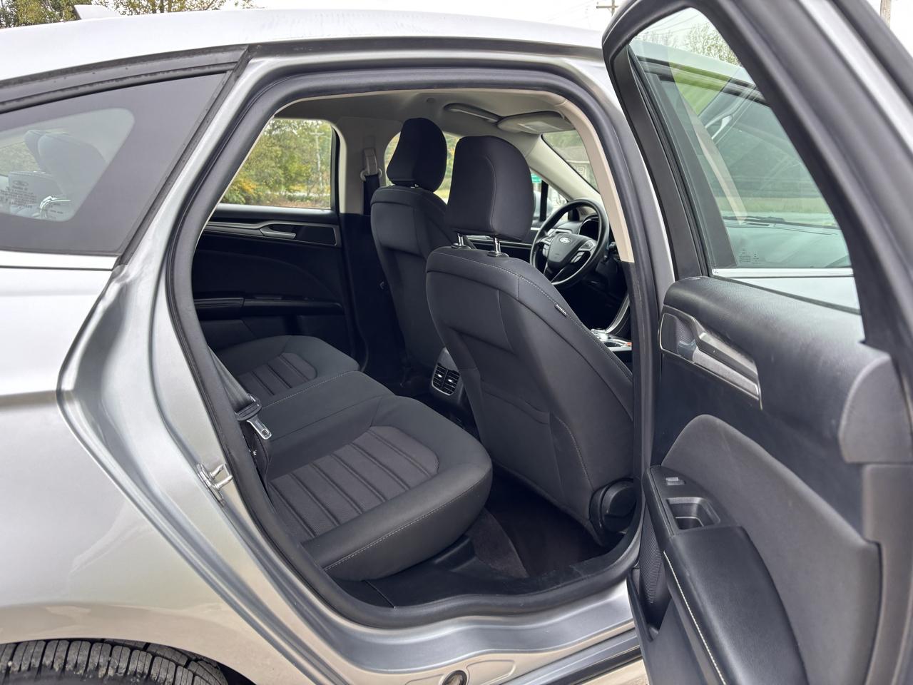 Ford Fusion Hybrid SE FWD 2020