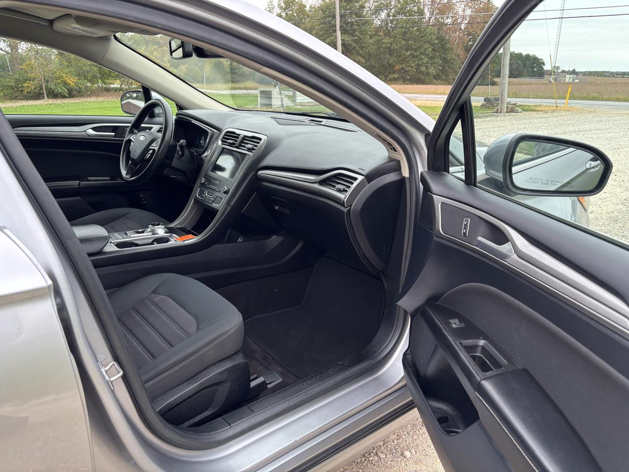 Ford Fusion Hybrid SE FWD 2020