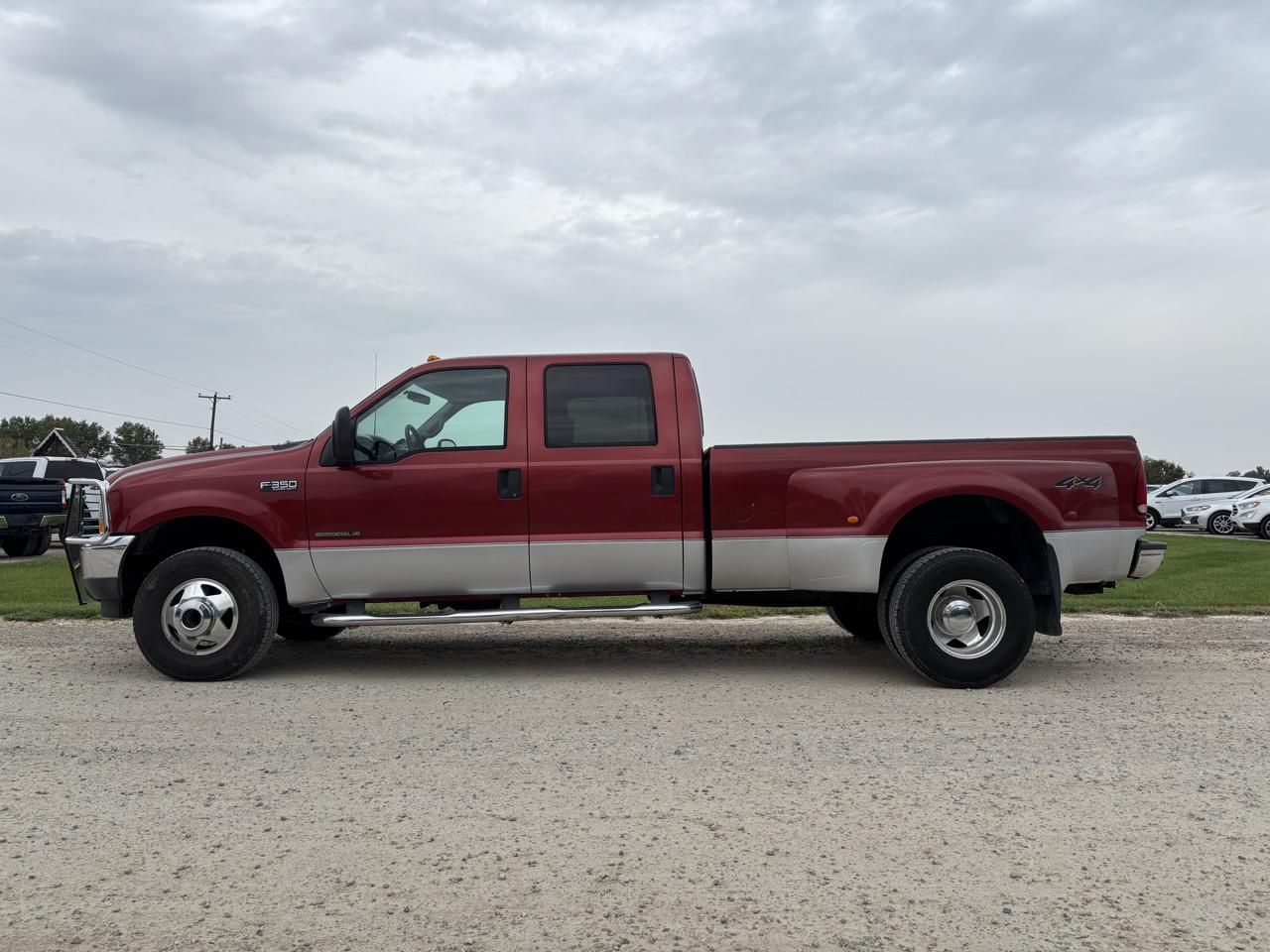 Ford Super Duty F-350 DRW Crew Cab 156" Lariat 4WD 2002